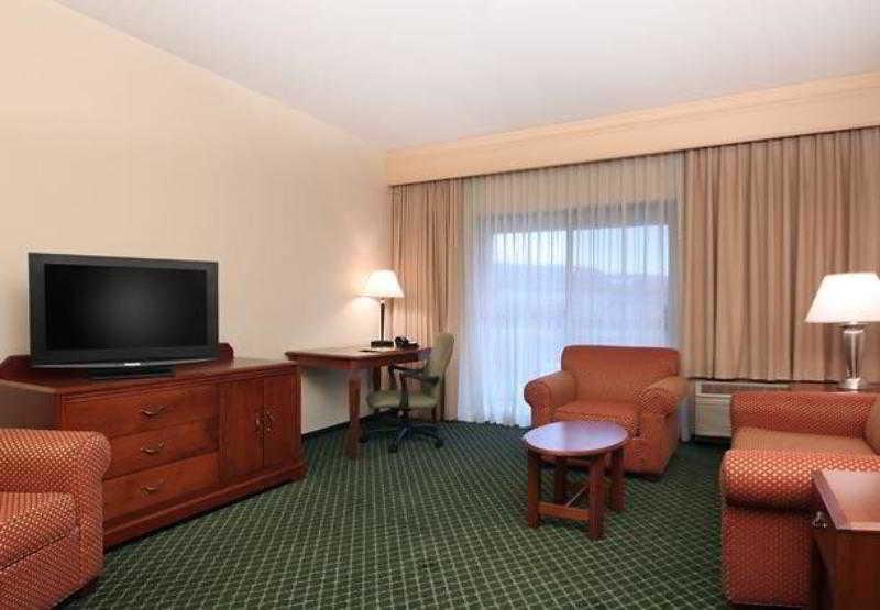 מלון Courtyard By Marriott Sacramento פולסום חדר תמונה