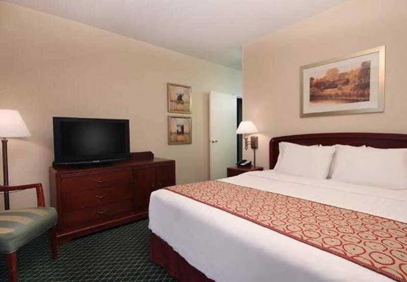 מלון Courtyard By Marriott Sacramento פולסום מראה חיצוני תמונה